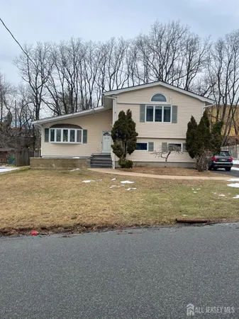 $3,500 | 92 Holly Road, Iselin, NJ 08830