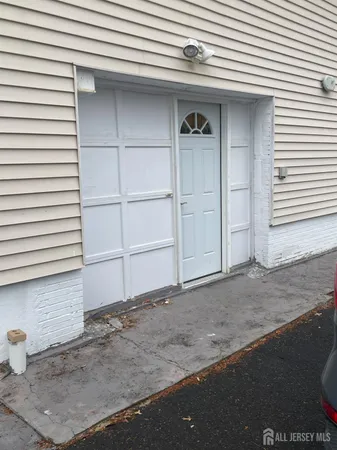 $3,500 | 92 Holly Road, Iselin, NJ 08830