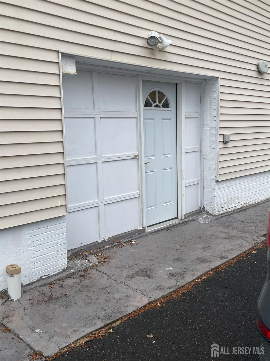 92 Holly Road Iselin, NJ 08830 - Photo 3 of 17