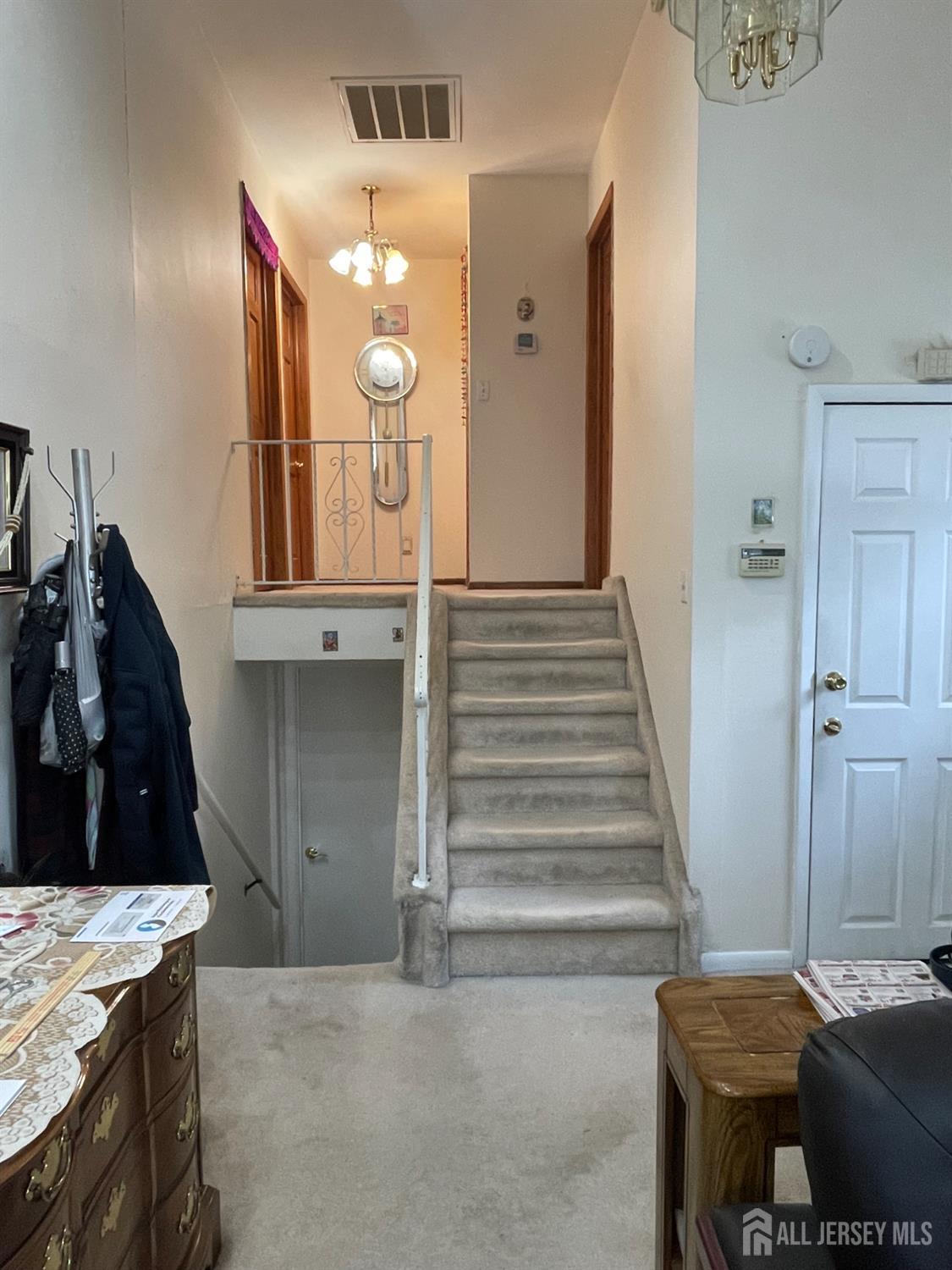 92 Holly Road Iselin, NJ 08830 - Photo 10 of 17