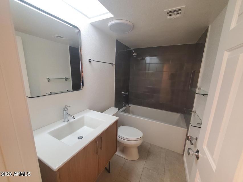 4200 North Miller Road, Unit 405 Scottsdale, AZ 85251 - Photo 1 of 12 Bathroom