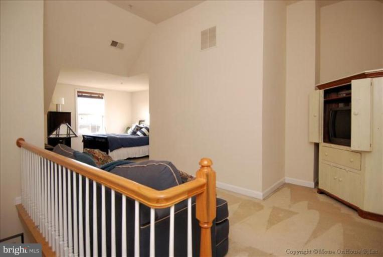 650 9th Street Southwest Washington, DC 20024 - Photo 18 of 30 Sitting Room