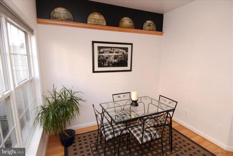 650 9th Street Southwest Washington, DC 20024 - Photo 5 of 30 Breakfast Area