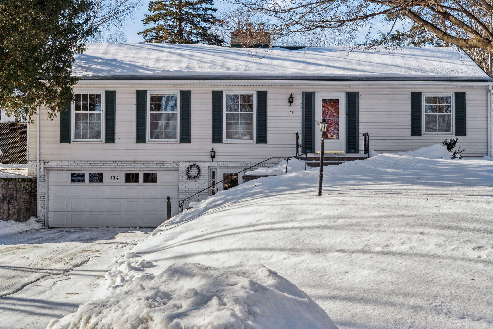 174 Ridgeview Drive Wayzata, MN 55391 - Photo 1 of 34