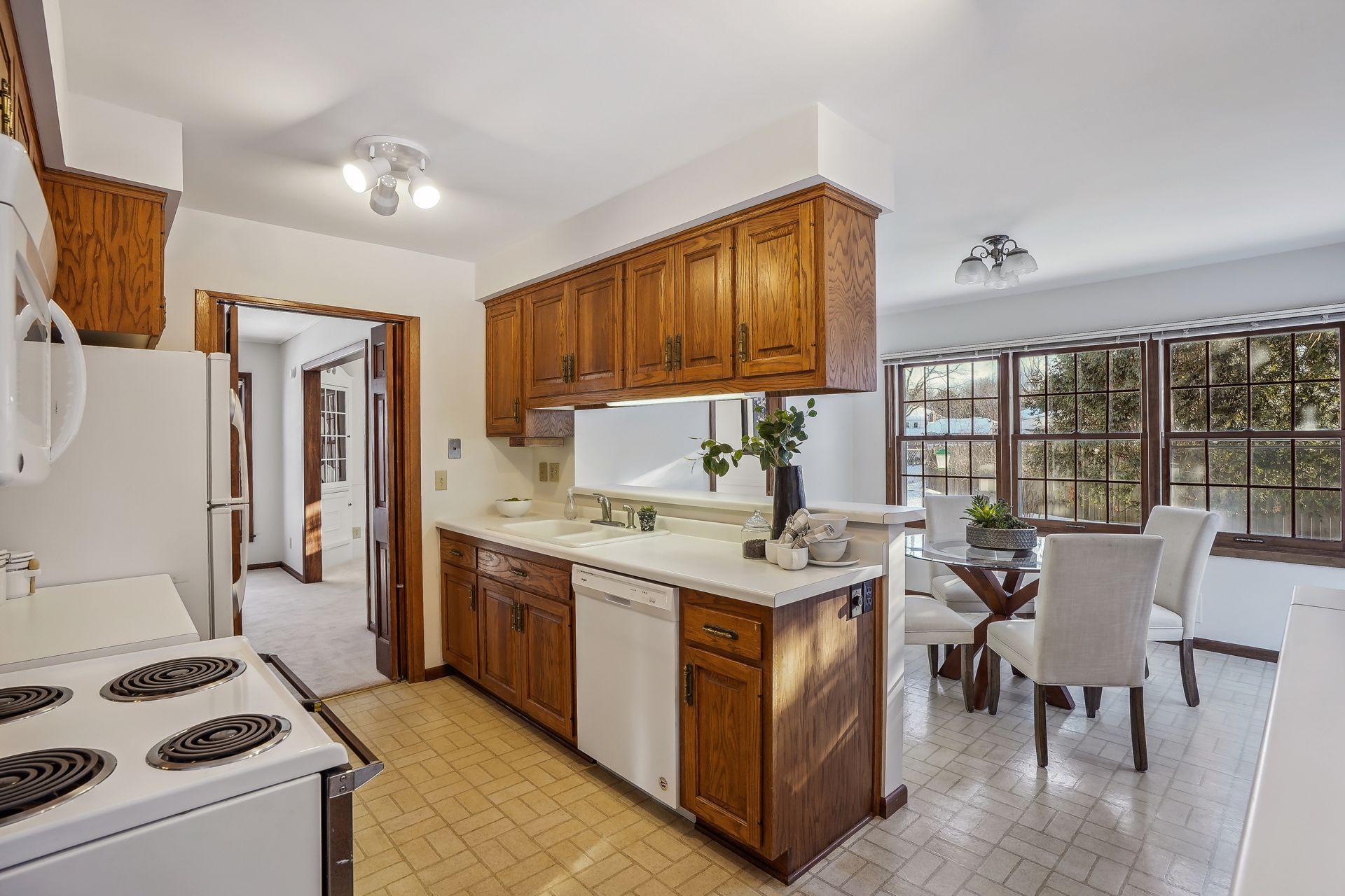174 Ridgeview Drive Wayzata, MN 55391 - Photo 13 of 34