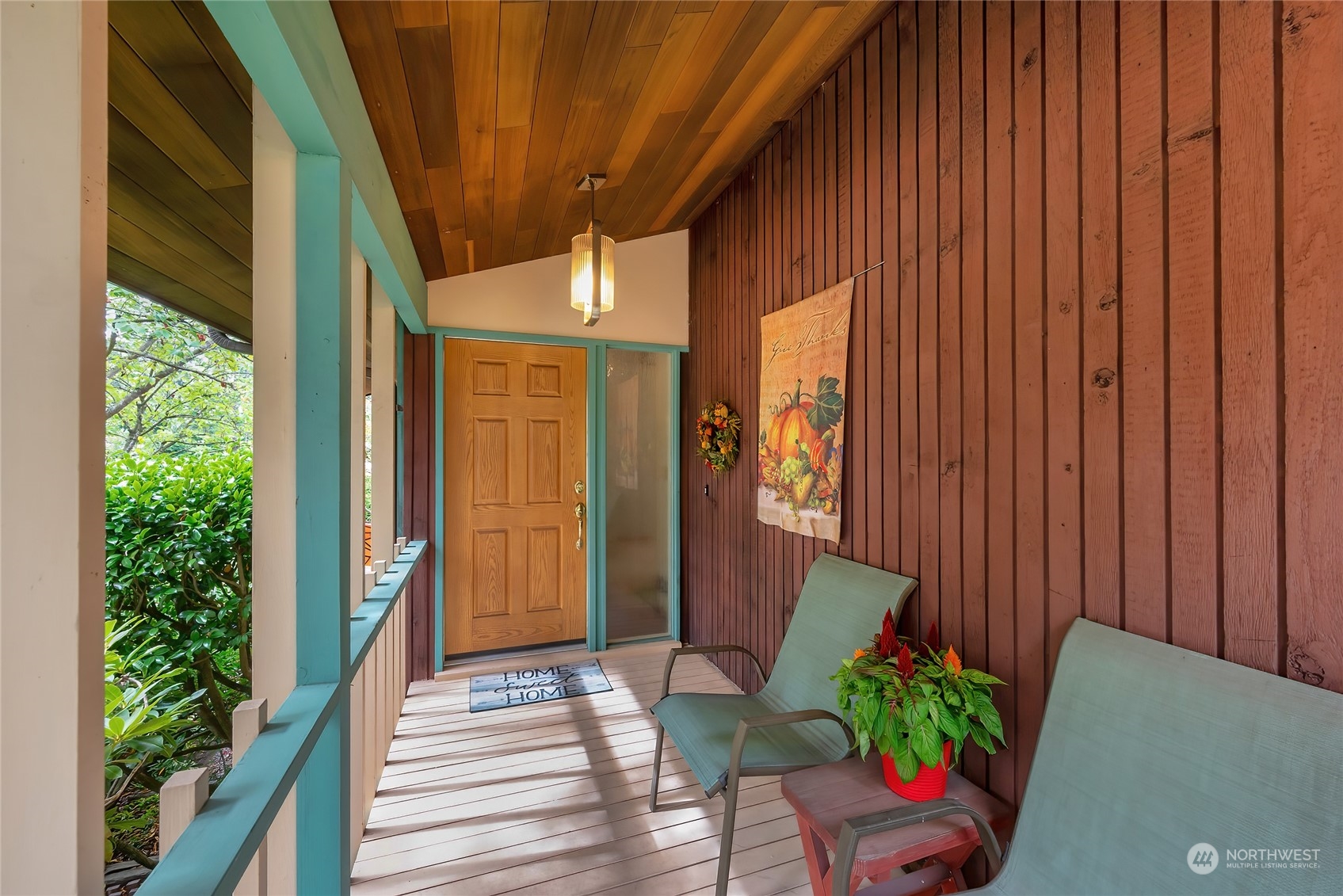 4630 View Drive Everett, WA 98203 - Photo 4 of 40 a view of balcony with furniture
