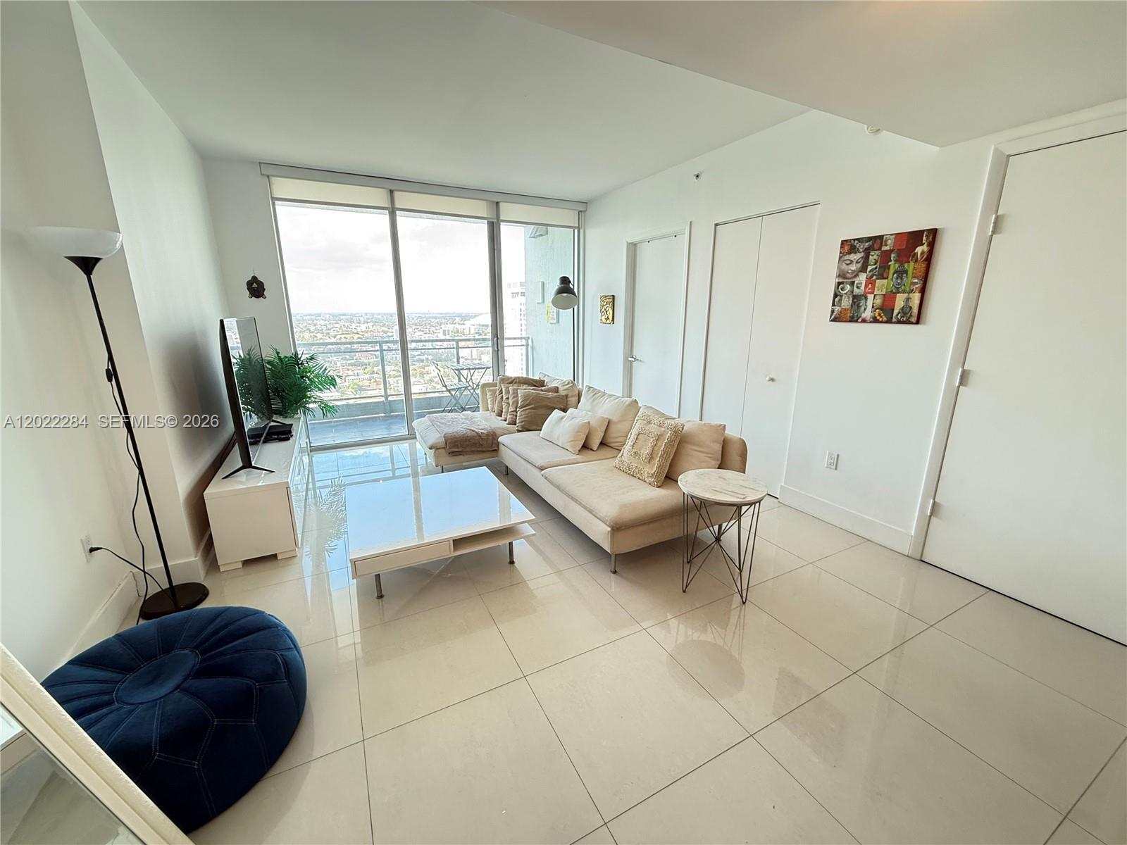 92 Southwest 3rd Street, Unit 3709 Miami, FL 33130 - Photo 2 of 22