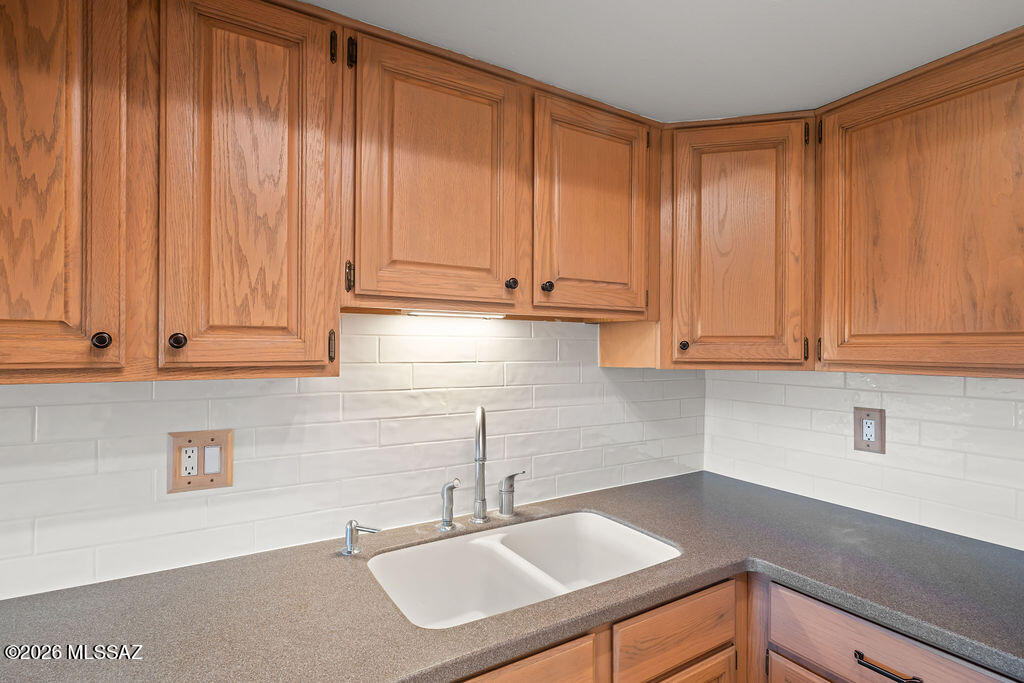 1949 North Swan Road, Unit 24 Tucson, AZ 85712 - Photo 12 of 35 Gallery Image 12