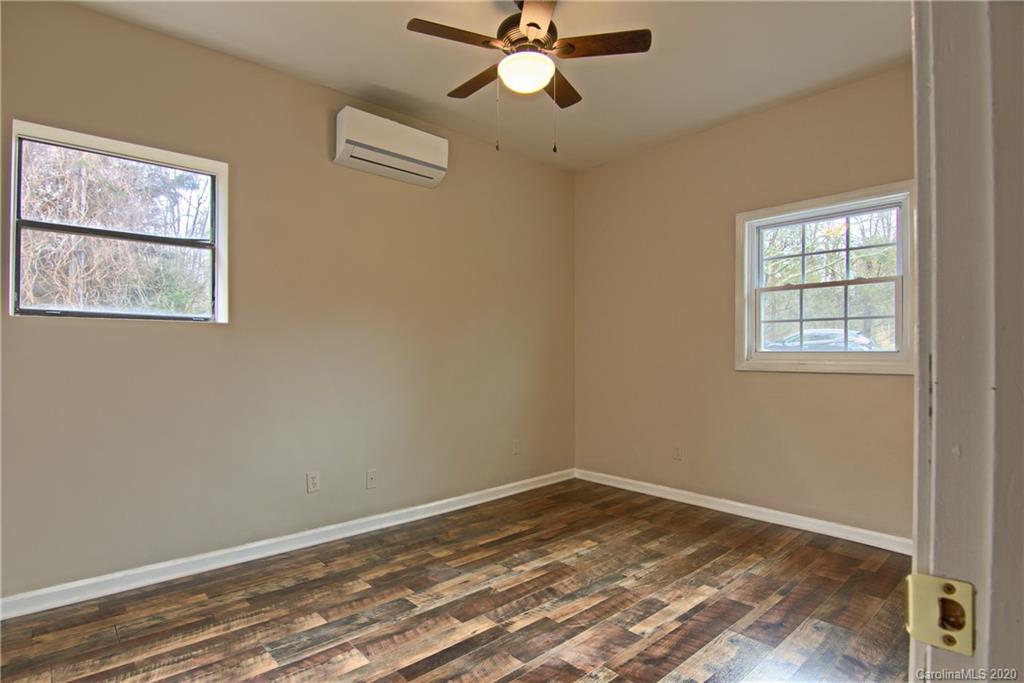 1085 Howard Gap Loop Road Flat Rock, NC 28731 - Photo 12 of 22 Gallery Image 12