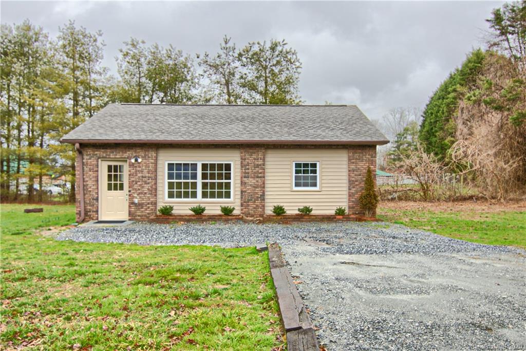 1085 Howard Gap Loop Road Flat Rock, NC 28731 - Photo 17 of 22 Gallery Image 17
