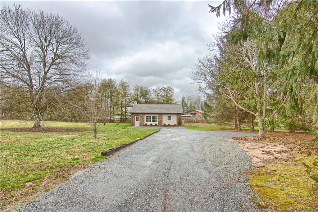 1085 Howard Gap Loop Road Flat Rock, NC 28731 - Photo 21 of 22 Gallery Image 21
