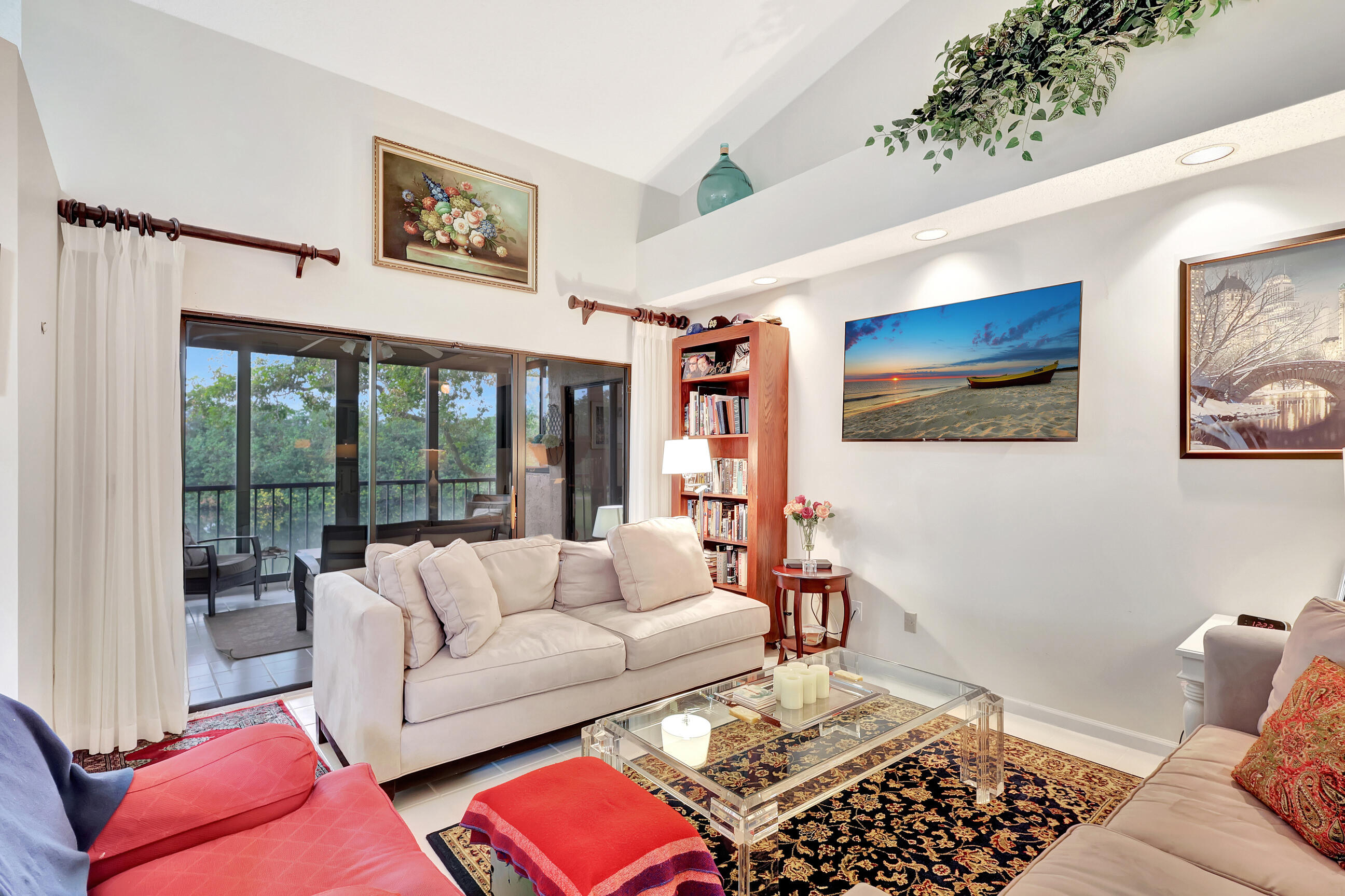 VOLUME CEILINGS