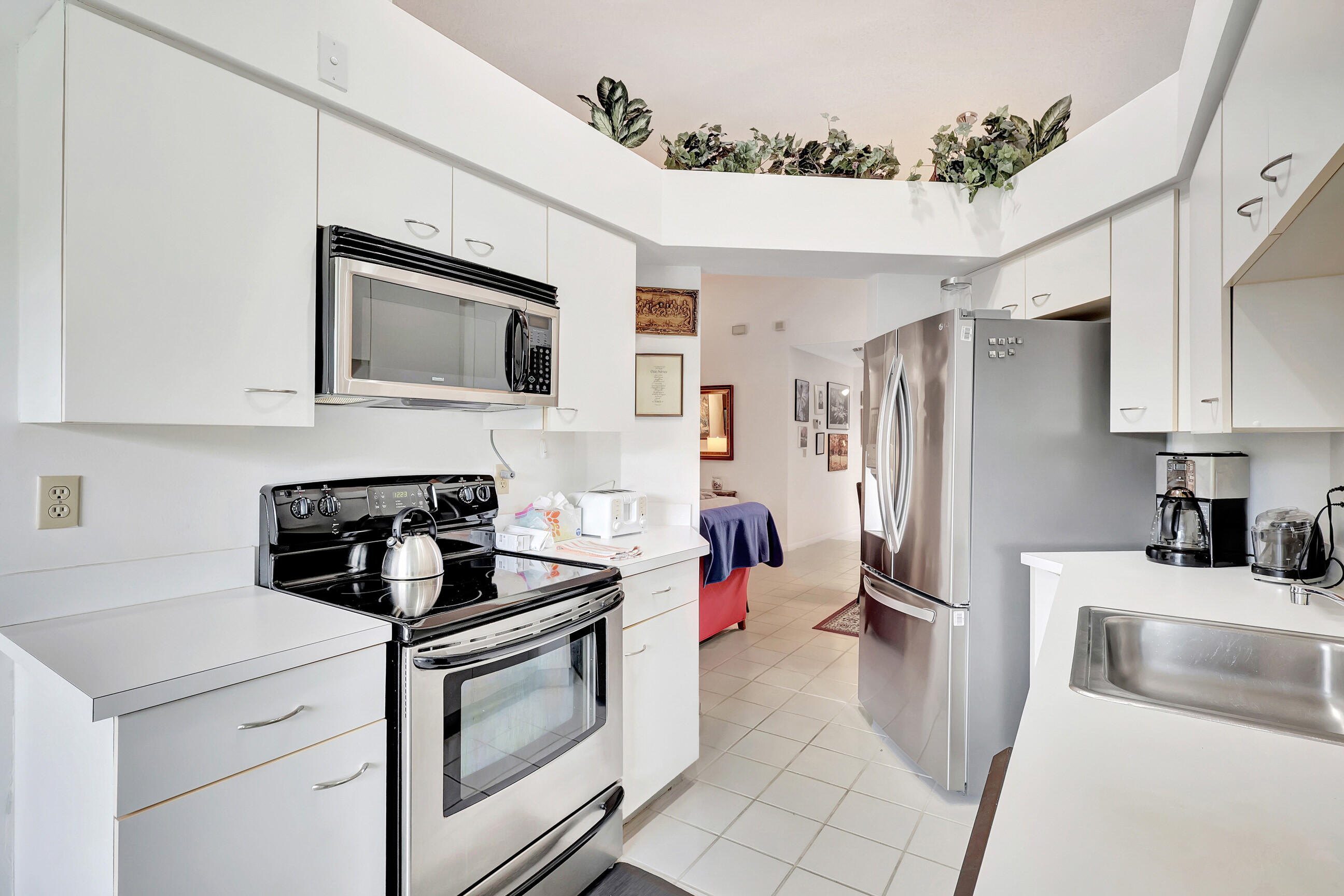 17316 Boca Club Boulevard, Unit 1007 Boca Raton, FL 33487 - Photo 8 of 26 STAINLESS STEEL APPLIANCES
