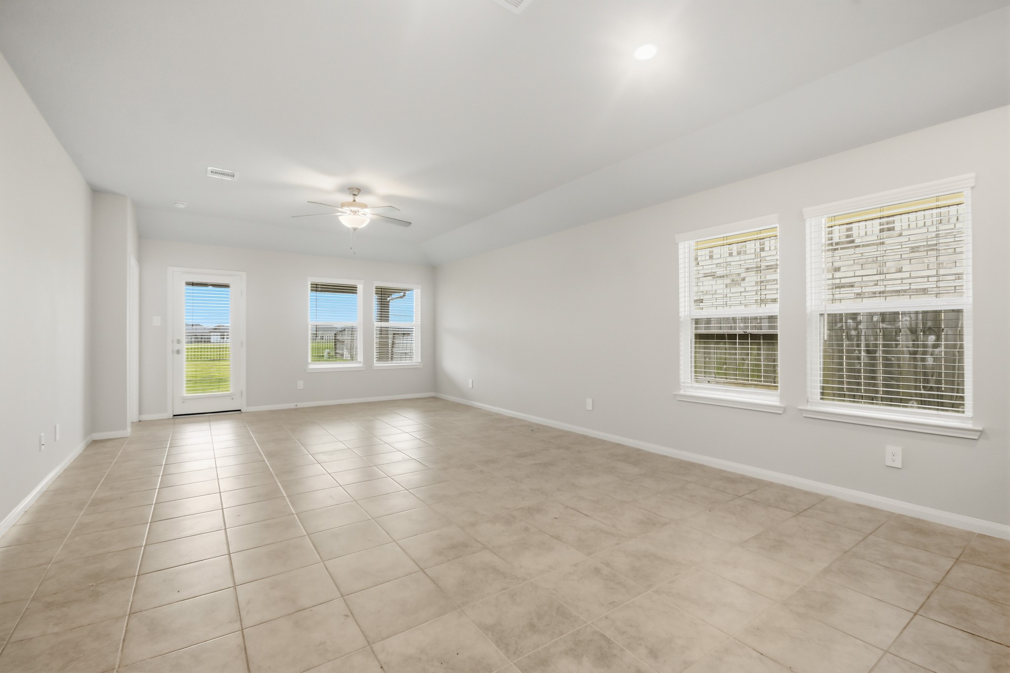 1207 Cascade Hls Drive Rosharon, TX 77583 - Photo 7 of 16
