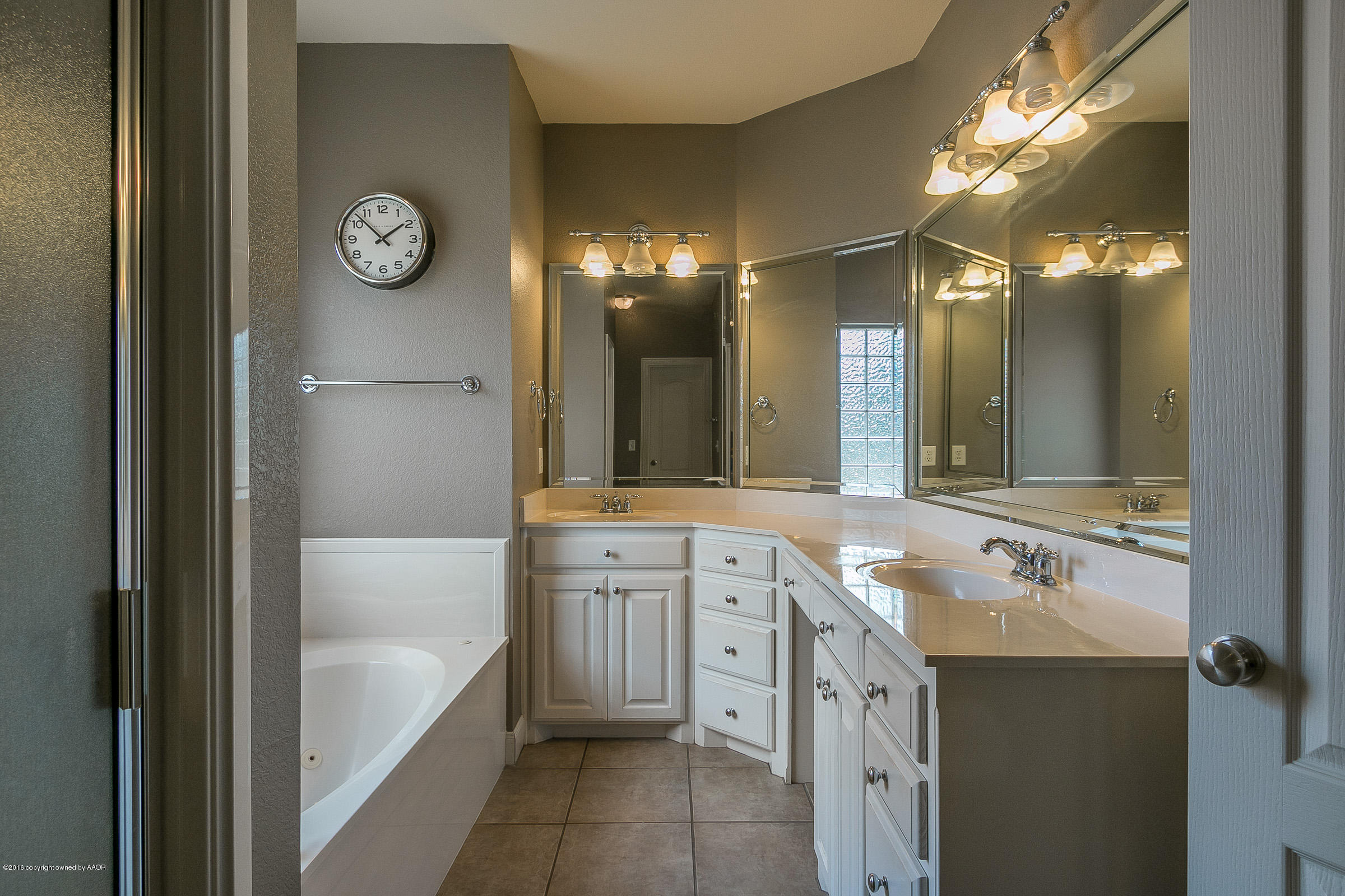 4814 Wesley Road Amarillo, TX 79119 - Photo 11 of 23 Master Bathroom