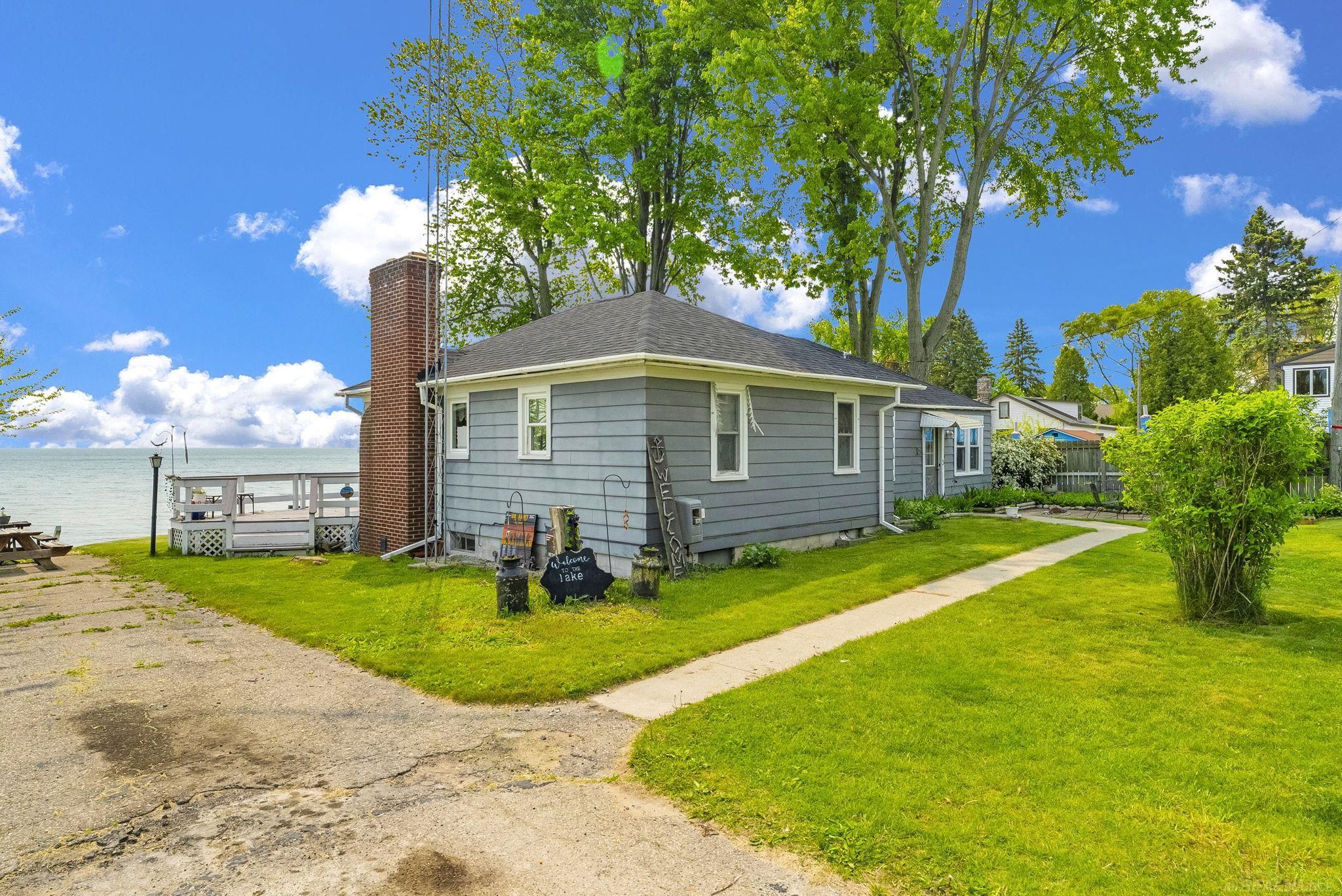 8941-8943 Lakeshore Road Lexington, MI 48450 - Photo 6 of 75