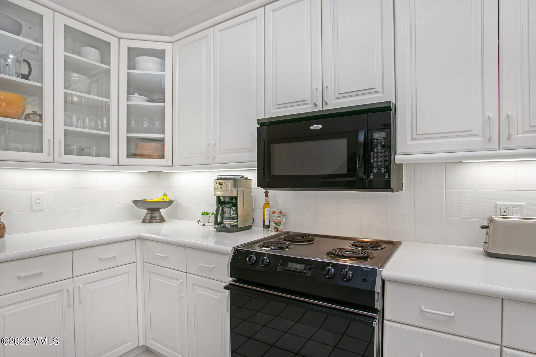 2960 Manns Ranch Road, Unit B Vail, CO 81657 - Photo 17 of 37 2960 Manns Ranch Rd-012-010-Kitchen-MLS_