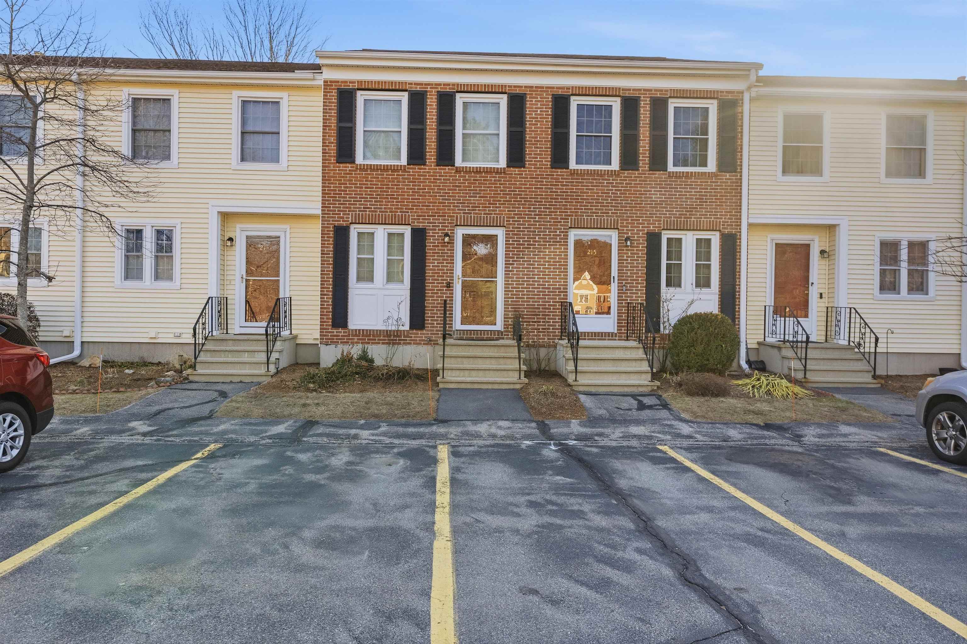 214 Fox Hollow Way Manchester, NH 03104 - Photo 1 of 24