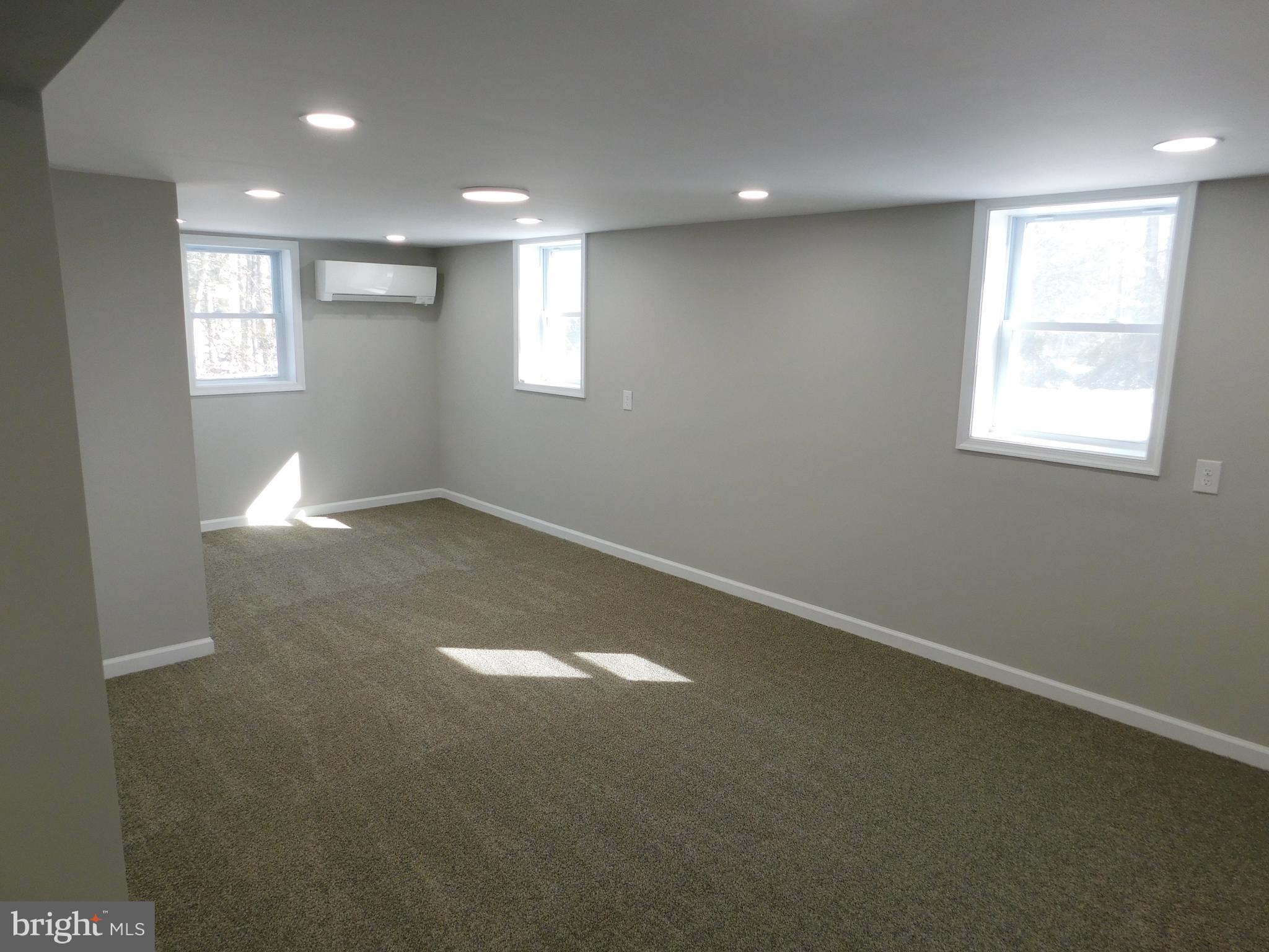 9458 Benson Road Lincoln, DE 19960 - Photo 26 of 38 an empty room with windows