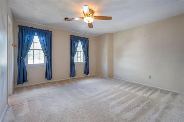 $265,000 | 10009 West 95th Street, Overland Park, KS 66212