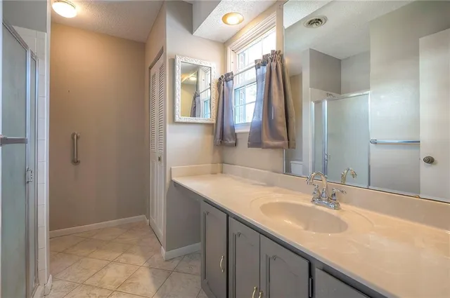 $265,000 | 10009 West 95th Street, Overland Park, KS 66212