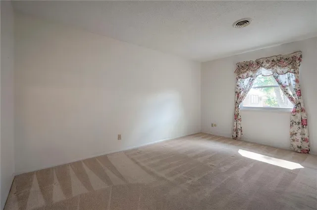 $265,000 | 10009 West 95th Street, Overland Park, KS 66212