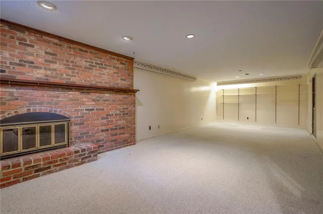 $265,000 | 10009 West 95th Street, Overland Park, KS 66212