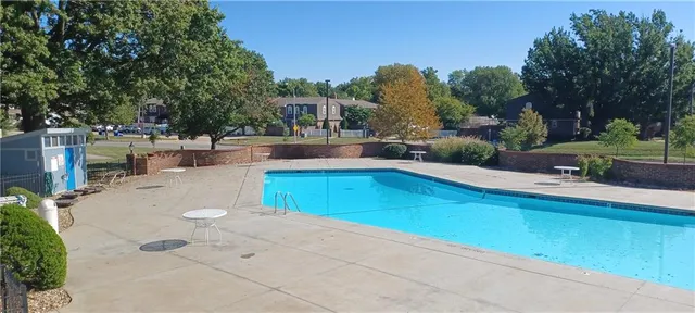 $265,000 | 10009 West 95th Street, Overland Park, KS 66212