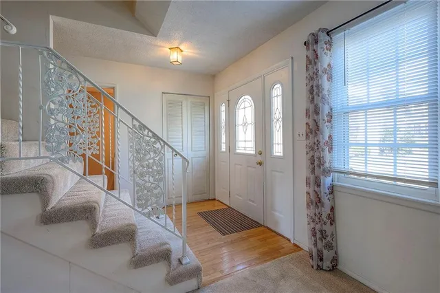 $265,000 | 10009 West 95th Street, Overland Park, KS 66212