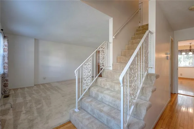 $265,000 | 10009 West 95th Street, Overland Park, KS 66212