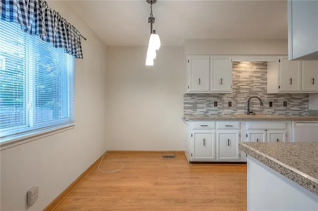 $265,000 | 10009 West 95th Street, Overland Park, KS 66212