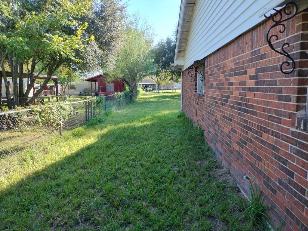 105 Newcastle Street Victoria, TX 77905 - Photo 3 of 6