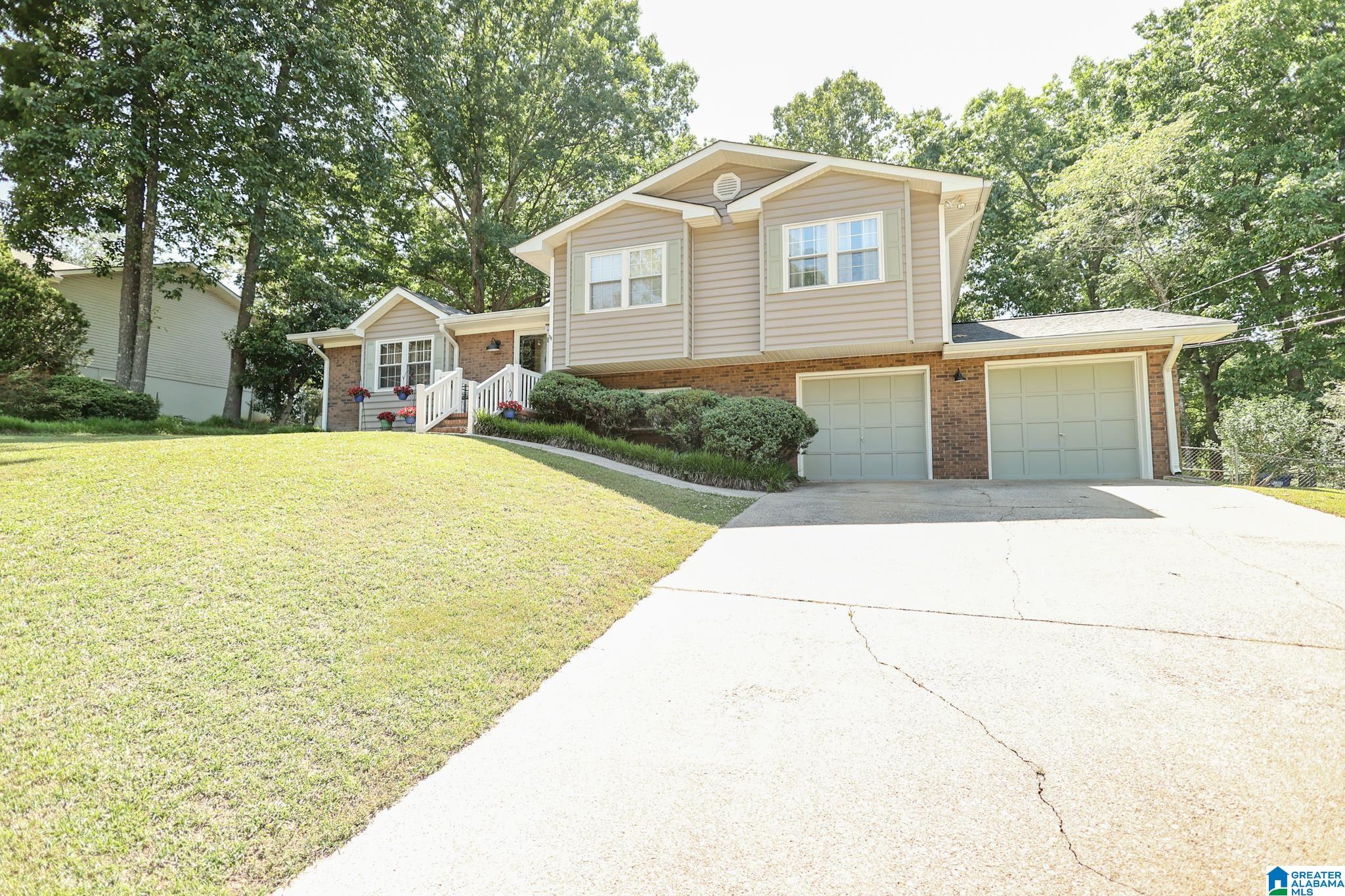 6004 Autumn Trail Anniston, AL 36206 - Photo 2 of 33