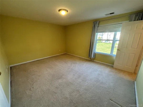 $3,000 | 105 Wood Lake Drive, Middletown, NY 10940
