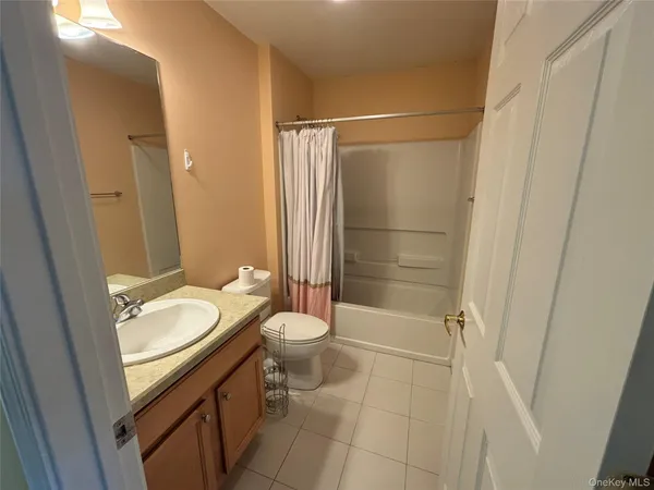 $3,000 | 105 Wood Lake Drive, Middletown, NY 10940