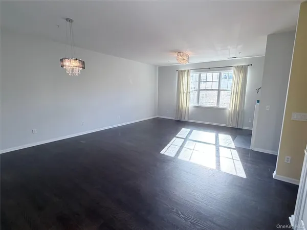 $3,000 | 105 Wood Lake Drive, Middletown, NY 10940