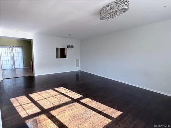 $3,000 | 105 Wood Lake Drive, Middletown, NY 10940