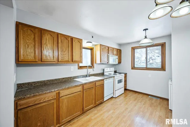 $340,000 | 4221 North Galena Road, Peoria, IL 61611