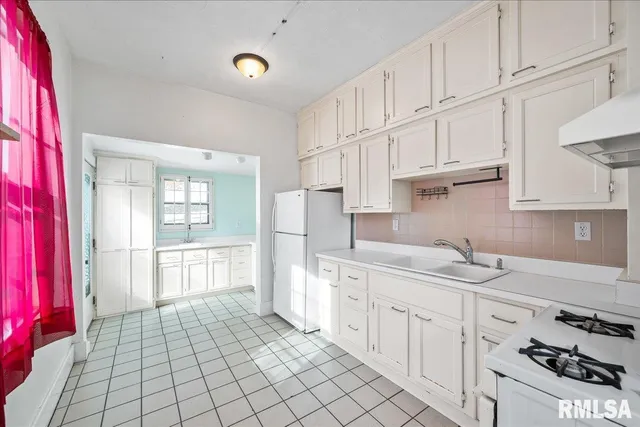 $340,000 | 4221 North Galena Road, Peoria, IL 61611