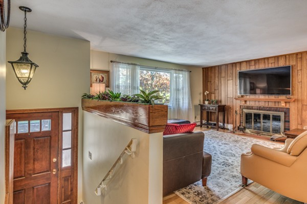 140 Parker Road Wakefield, MA 01880 - Photo 4 of 30 Gallery Image 4