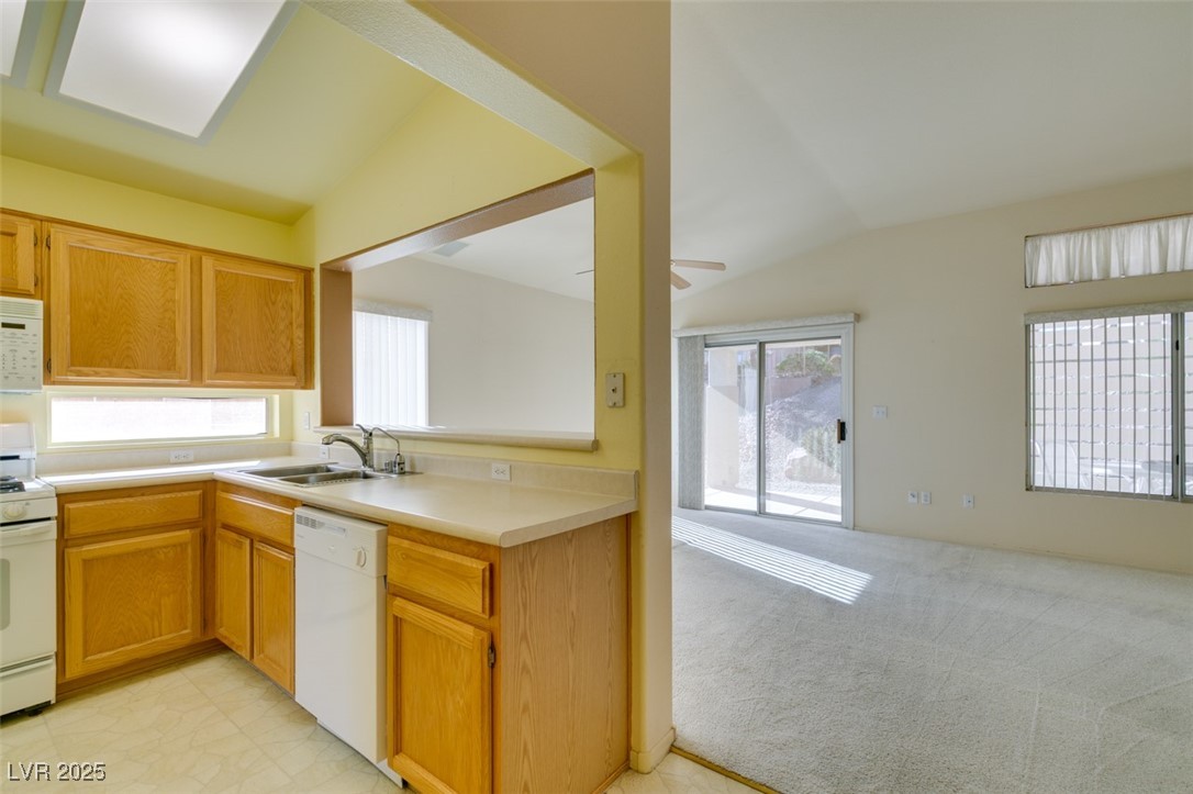 475 Edgefield Ridge Place Henderson, NV 89012 - Photo 3 of 26 Gallery Image 3