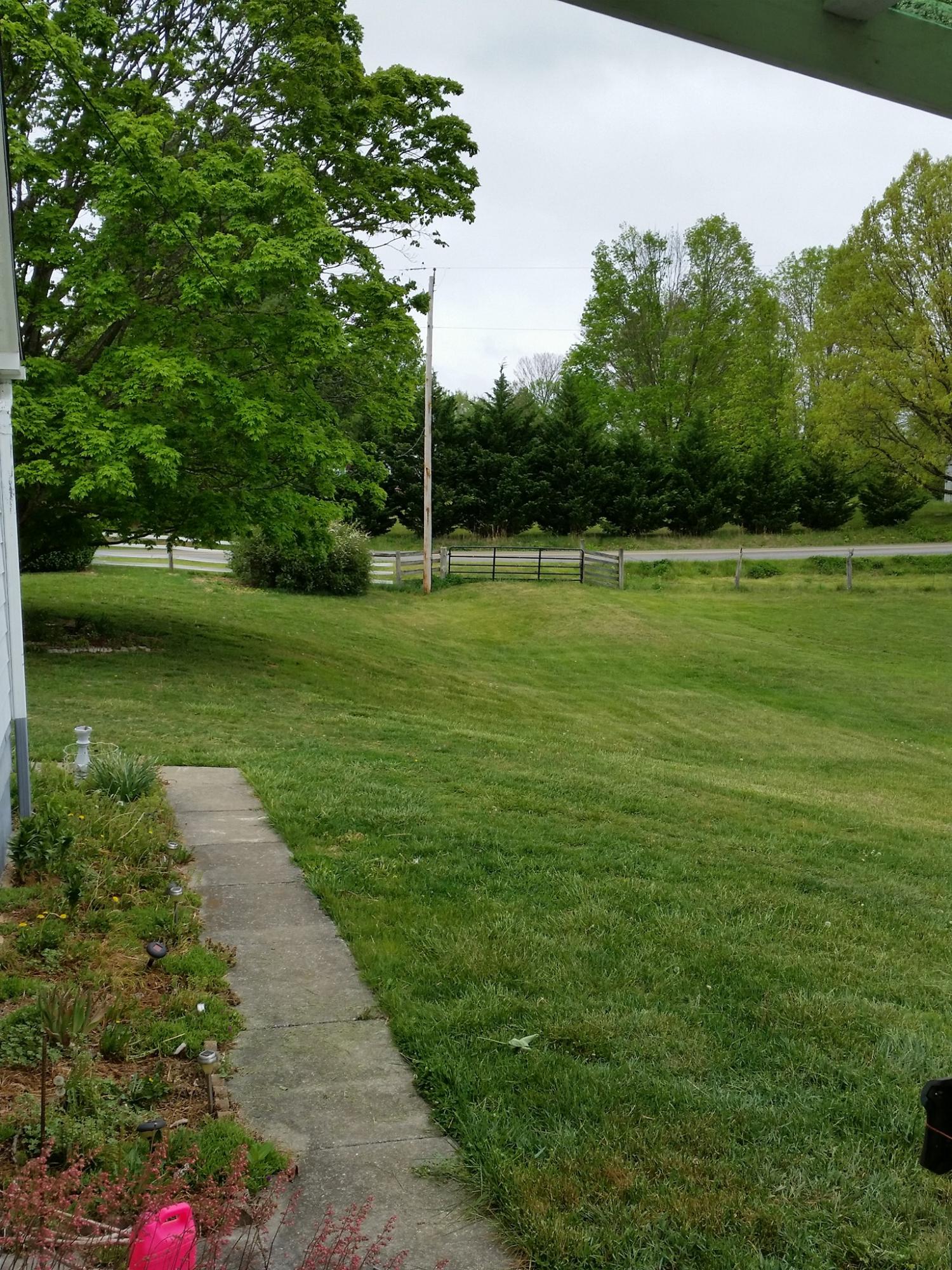 2673 Dry Valley Road Radford, VA 24141 - Photo 5 of 37 13072781_10204477698061113_6915894685850