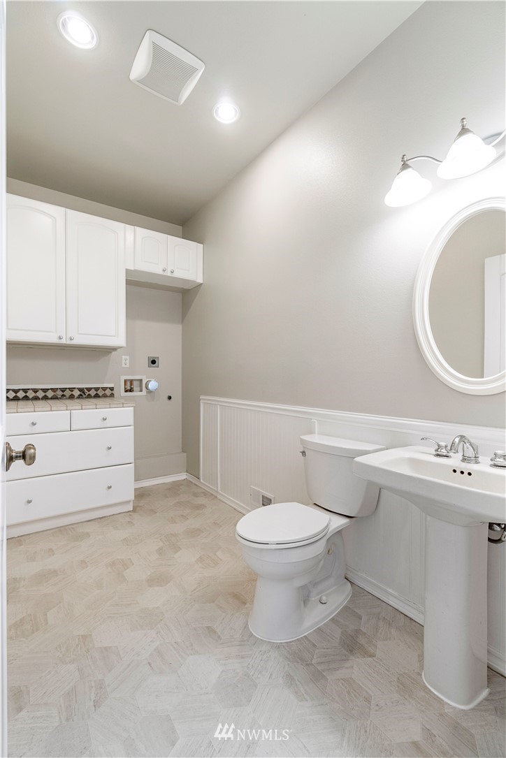 16837 Flume Road Southeast Yelm, WA 98597 - Photo 17 of 36 Gallery Image 17