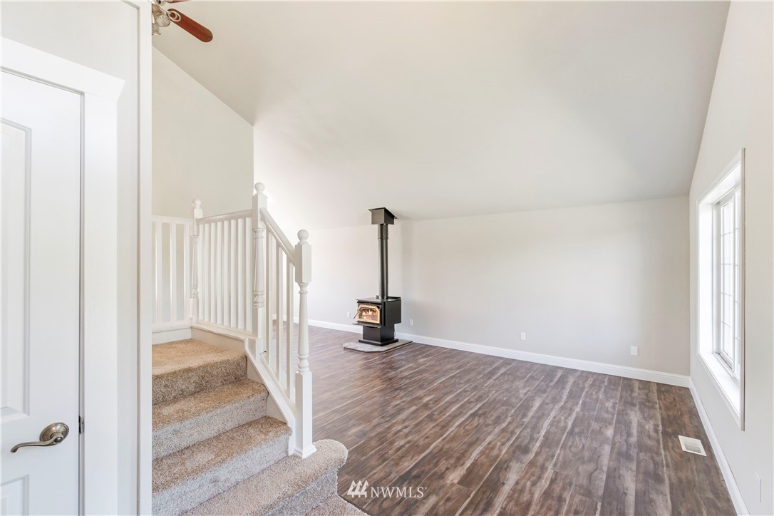 16837 Flume Road Southeast Yelm, WA 98597 - Photo 4 of 36 Gallery Image 4