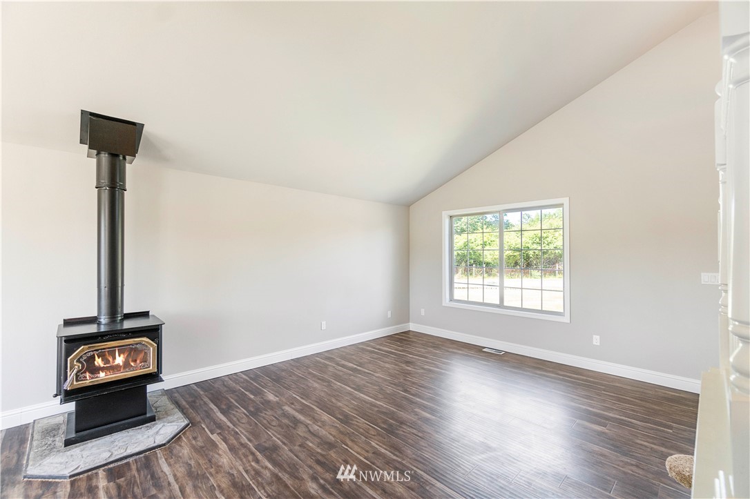 16837 Flume Road Southeast Yelm, WA 98597 - Photo 7 of 36 Gallery Image 7