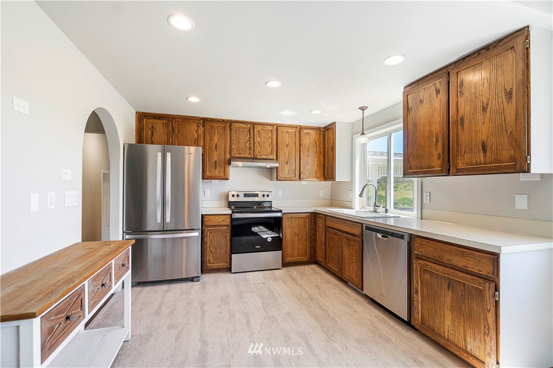 16837 Flume Road Southeast Yelm, WA 98597 - Photo 9 of 36 Gallery Image 9