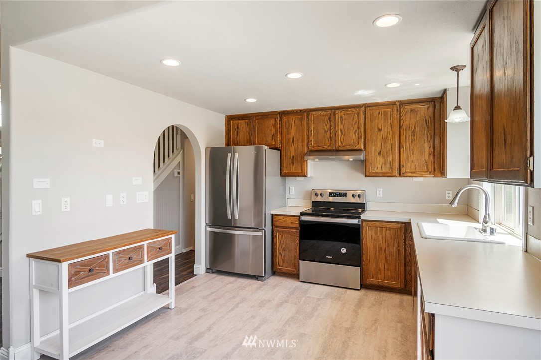 16837 Flume Road Southeast Yelm, WA 98597 - Photo 10 of 36 Gallery Image 10