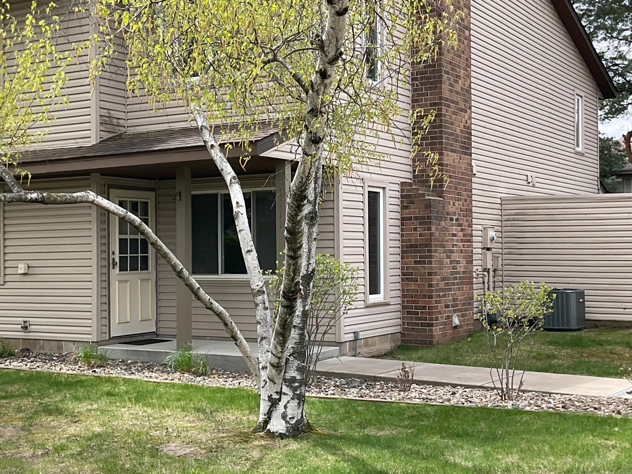 4711 Lund Point Eagan, MN 55122 - Photo 2 of 25