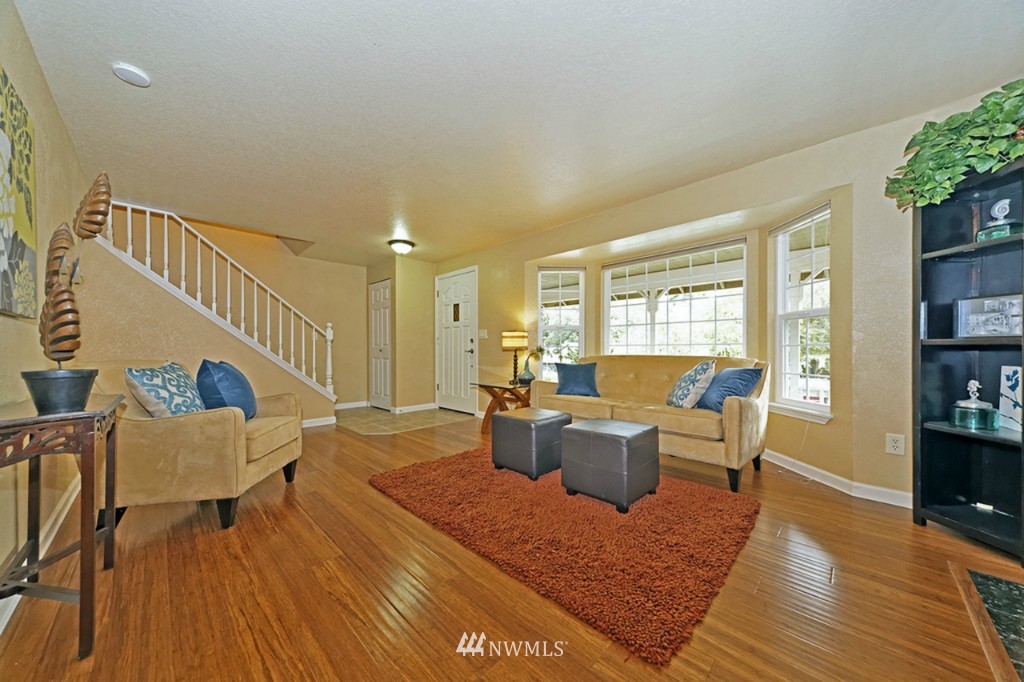 17606 28th Avenue Southeast Bothell, WA 98012 - Photo 4 of 23 Gallery Image 4