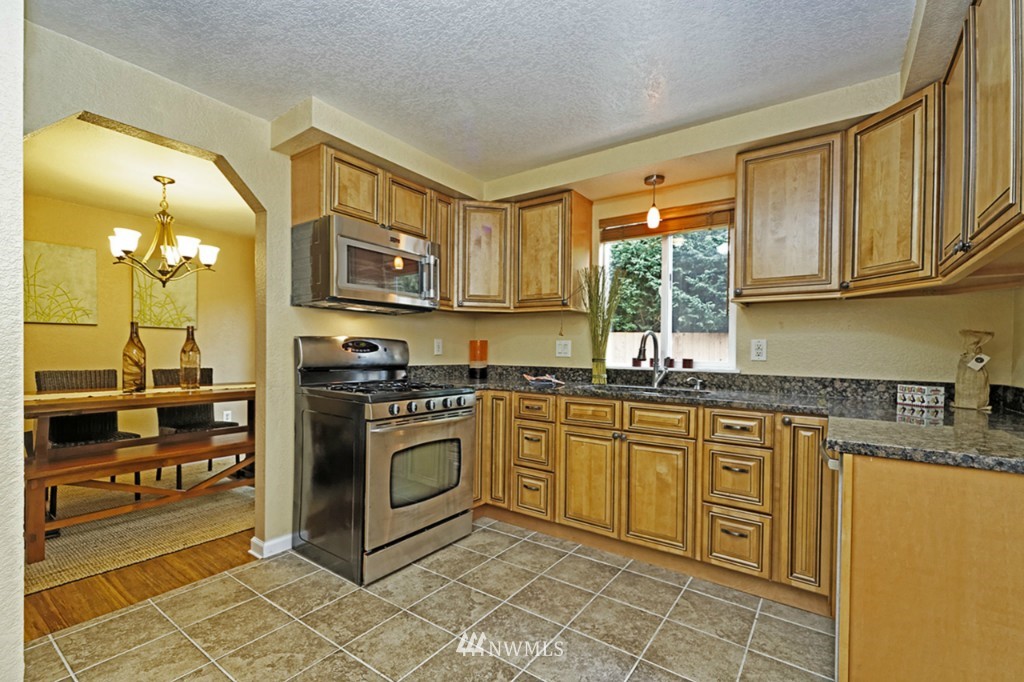 17606 28th Avenue Southeast Bothell, WA 98012 - Photo 6 of 23 Gallery Image 6